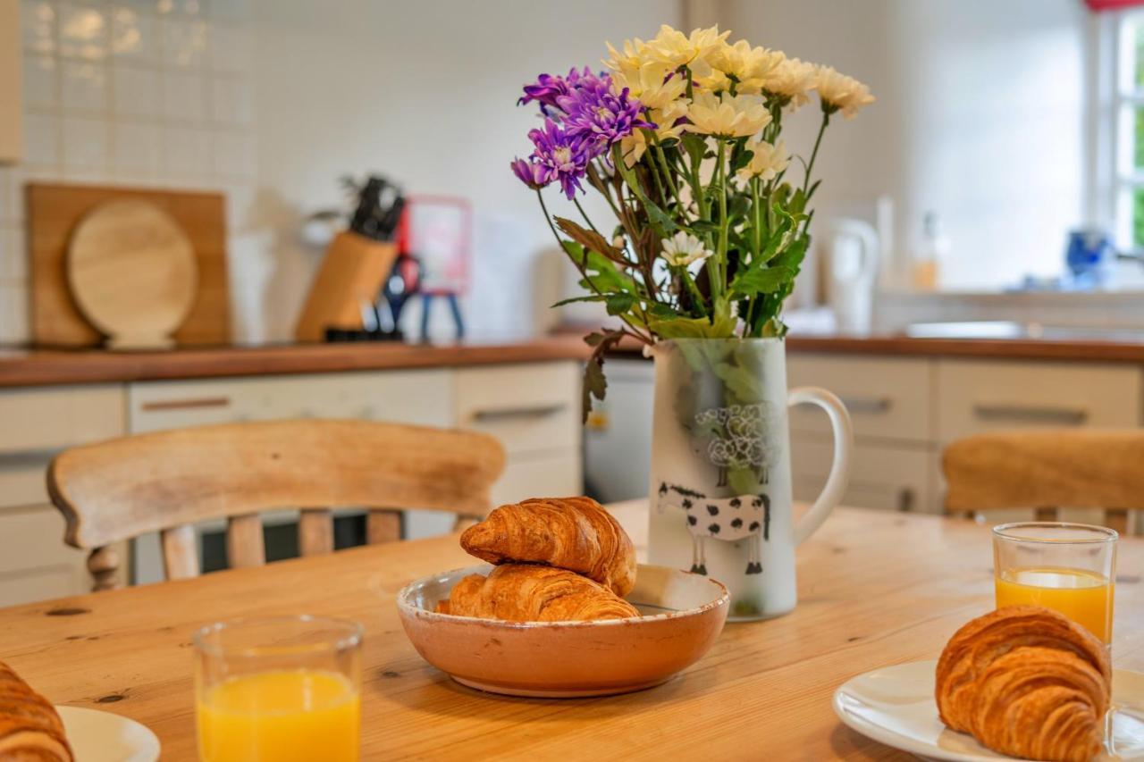 Finest Retreats - Forge Cottage Padstow Extérieur photo