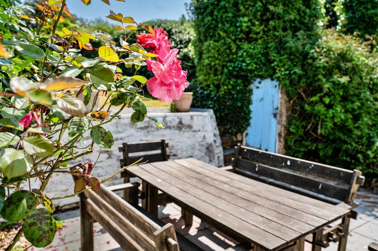 Finest Retreats - Forge Cottage Padstow Extérieur photo